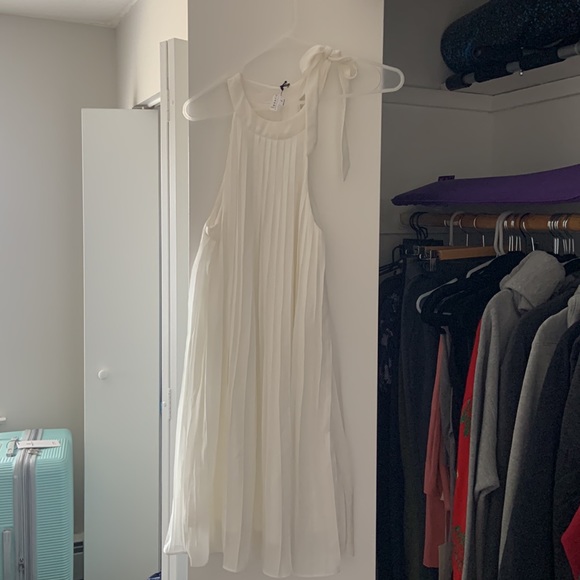 Ladies’ White Cocktail/Party Dress - Picture 2 of 3